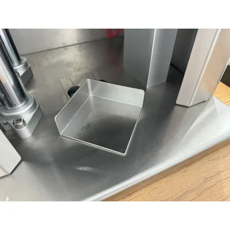 Zakręcarka metalowych kapsli CR-100-10